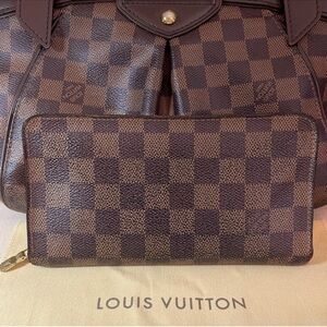 Louis Vuitton Damier Ebene Zippy Wallet
